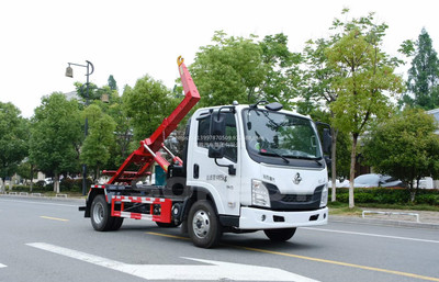 高效環(huán)衛(wèi)新選擇 柳汽藍(lán)牌勾臂式垃圾車及成套液壓系統(tǒng)全解析